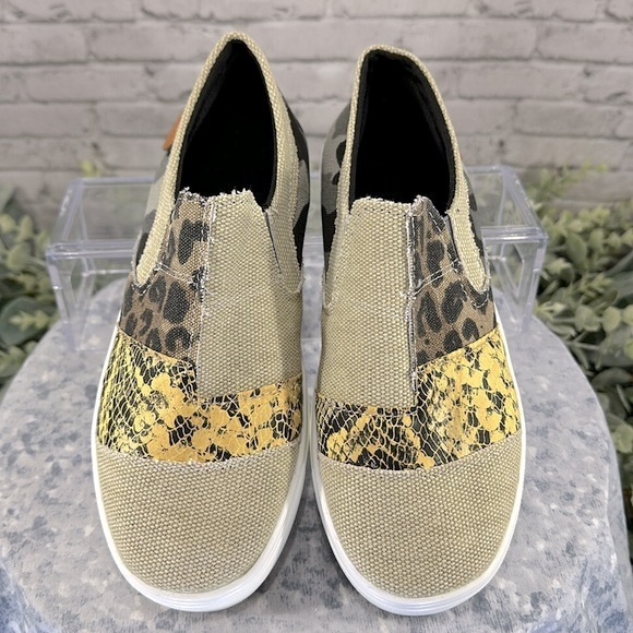 ZoLucky Tan Multimedia & Multicolor Fashion Canvas Casuals WMS 5.5M🤎NWOT🤎 - Picture 3 of 9